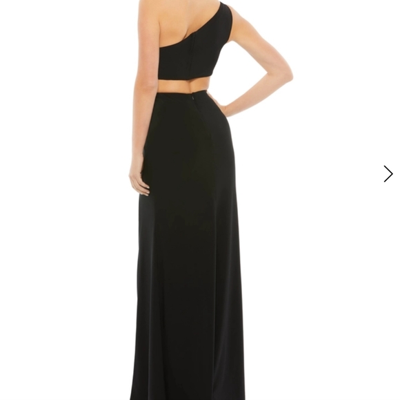 Mac Duggal One shoulder Ruched Cut-Out jersey gown size 4 - Picture 2 of 5